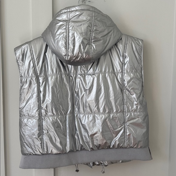 Anthropologie Daily Practice by Anthropologie Metallic Puffer Vest Size XL - Picture 7 of 14